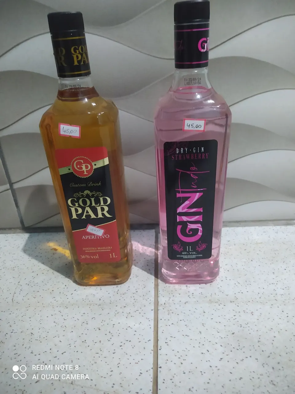 Bebidas Alcoólicas Gold Par e Dry Gin de Morango