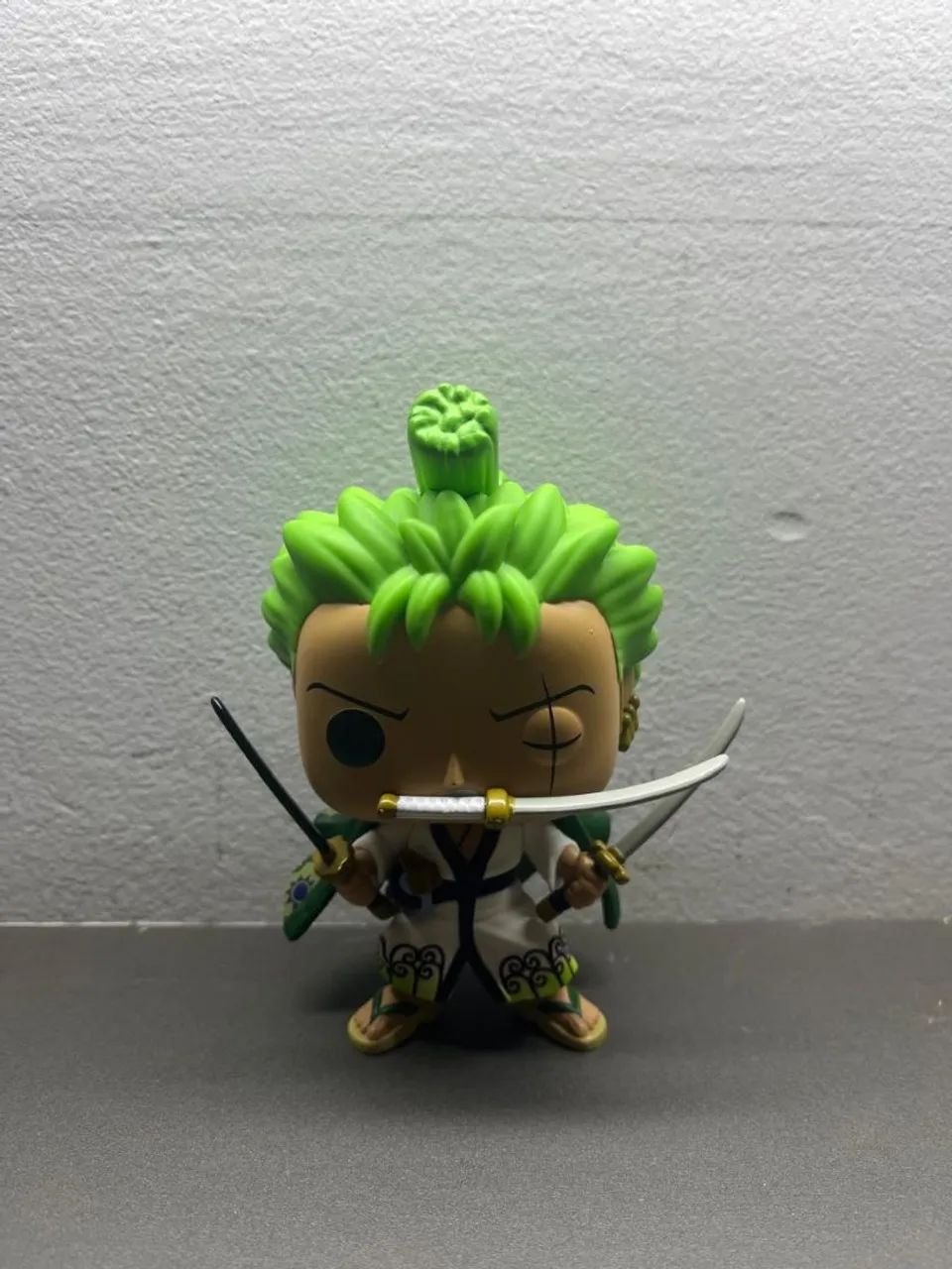 Funko Pop Animation One Piece Roronoa Zoro Brinquedos e - Main Image
