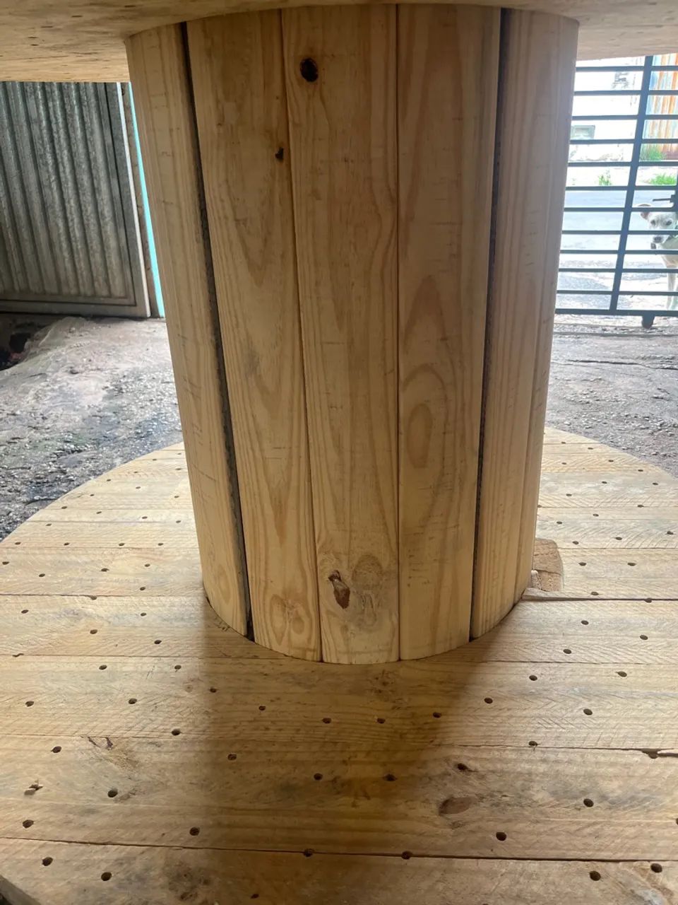 Vendo mesa de carritel com pneu de rodinhas Mesa grande! 