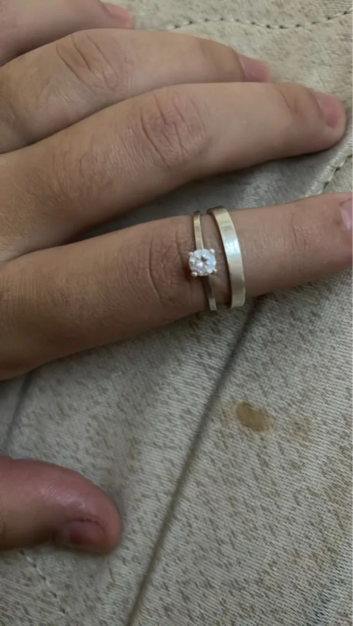 Aliança com solitária em prata 950 - Foto 2