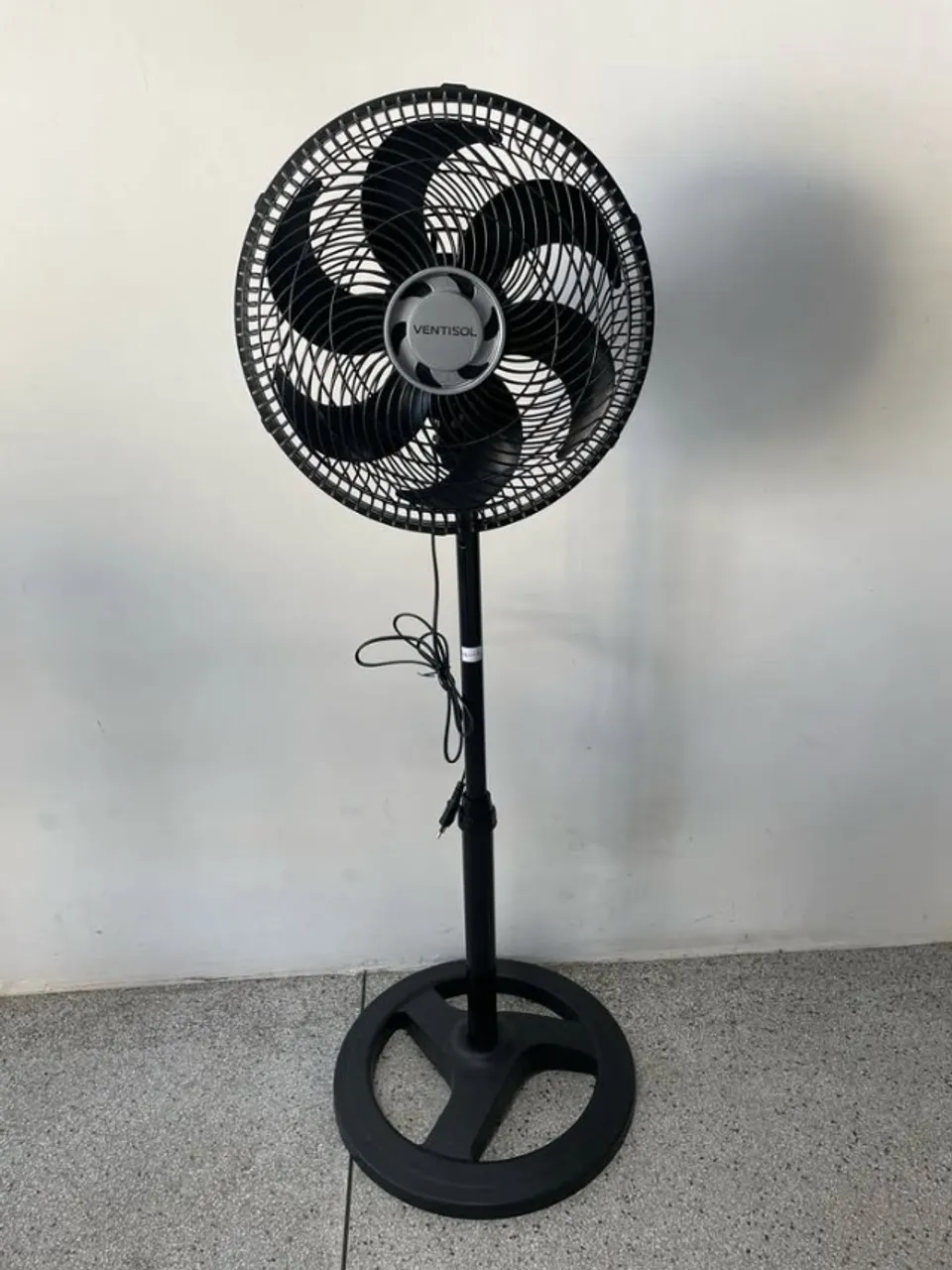 Ventilador de Coluna Ventisol Turbo 6 - 30cm | Preto | 127V