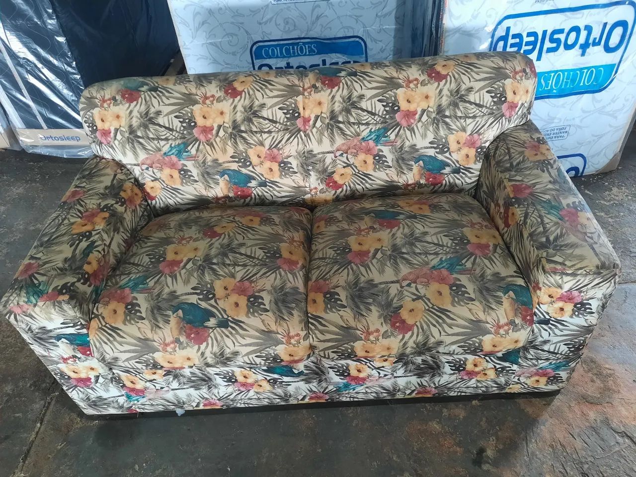 Sofá 2 lugares floral