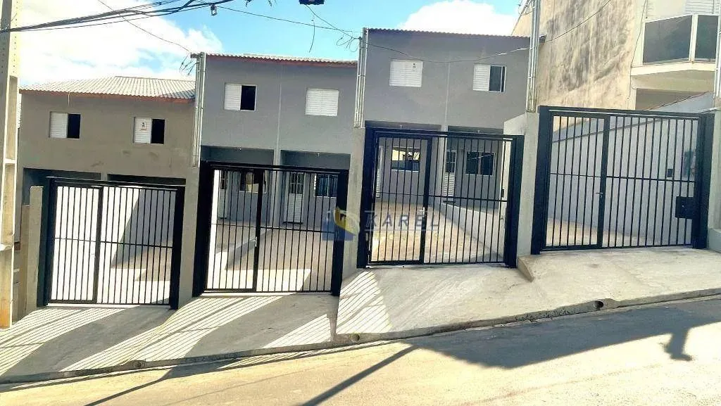 SOBRADO à VENDA por R$360MIL, 2 DORMS, QUINTAL e 2 VAGAS na VILA APARECIDA em BRAGANÇA PAU