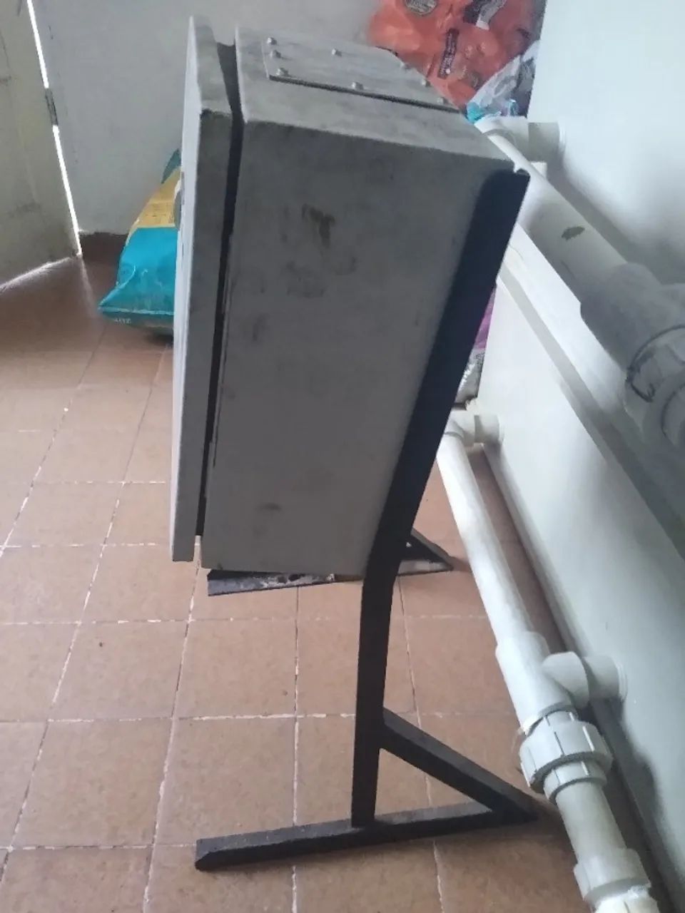 Caixa quadro de comandos elétricos painel com alguns componentes - Foto 3