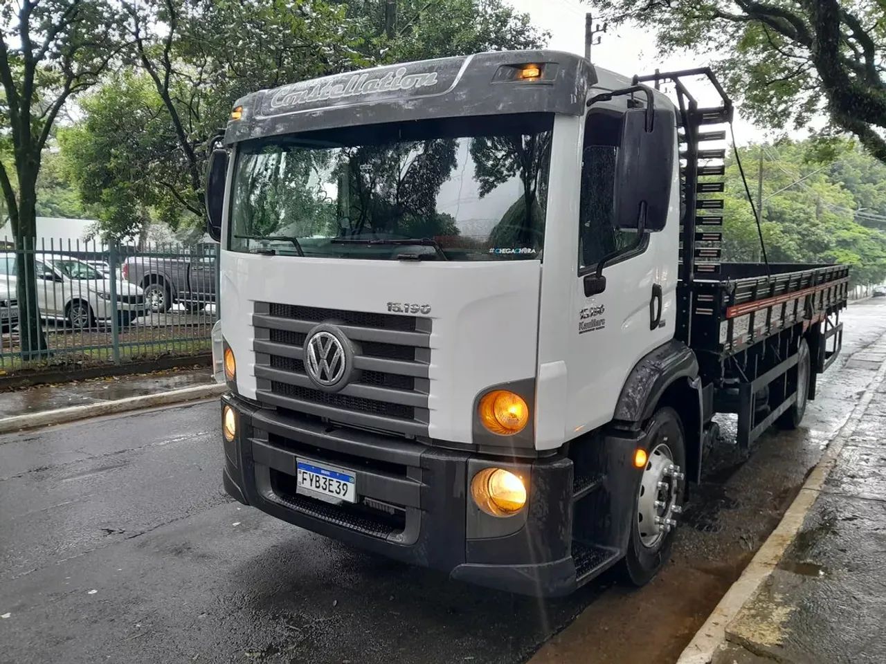 Vendo Caminhão Carroceria 2014 - Foto 2