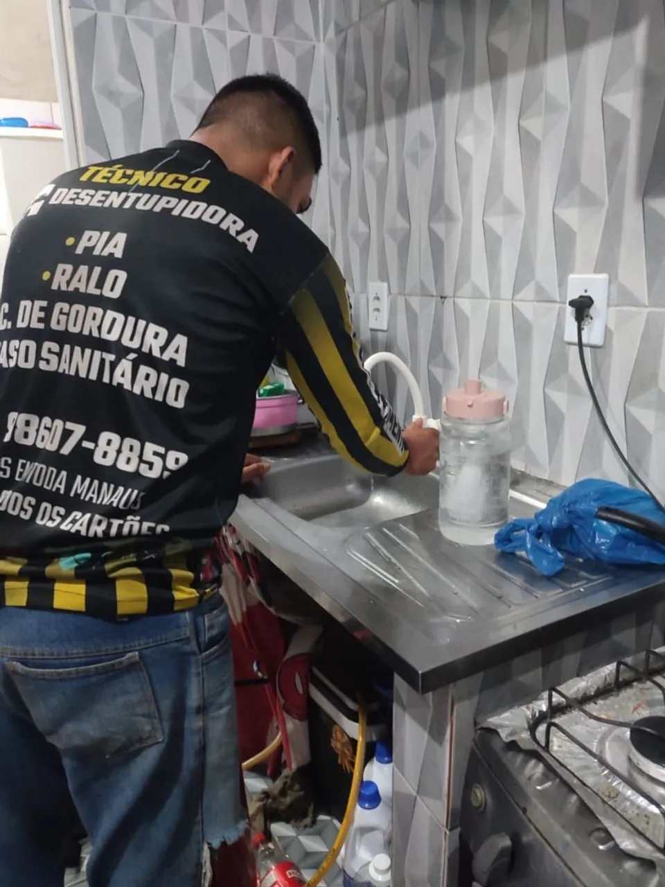Desentupidora desentupidor resolvemos hoje ligue