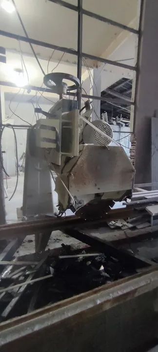 BANCADA COM MÁQUINA DE GRANITO TRIFÁSICO  - Foto 3