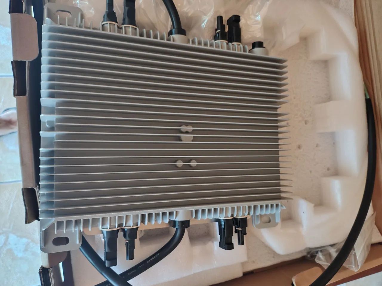 Micro inversor solar deye 2000 novo  - Foto 4