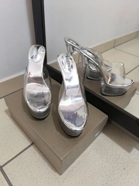 Salto alto de acrílico  - Foto 3