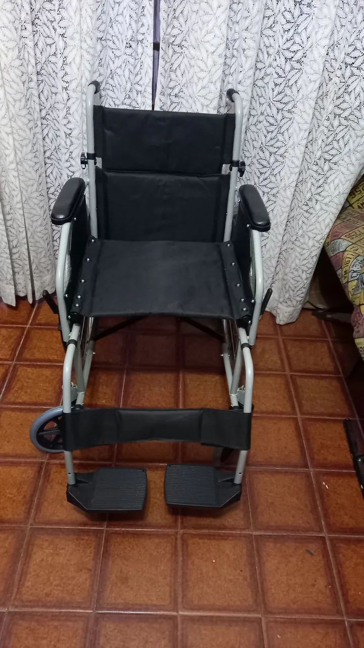 Cadeira de Rodas - Dellamed mod d 100 - Foto 2