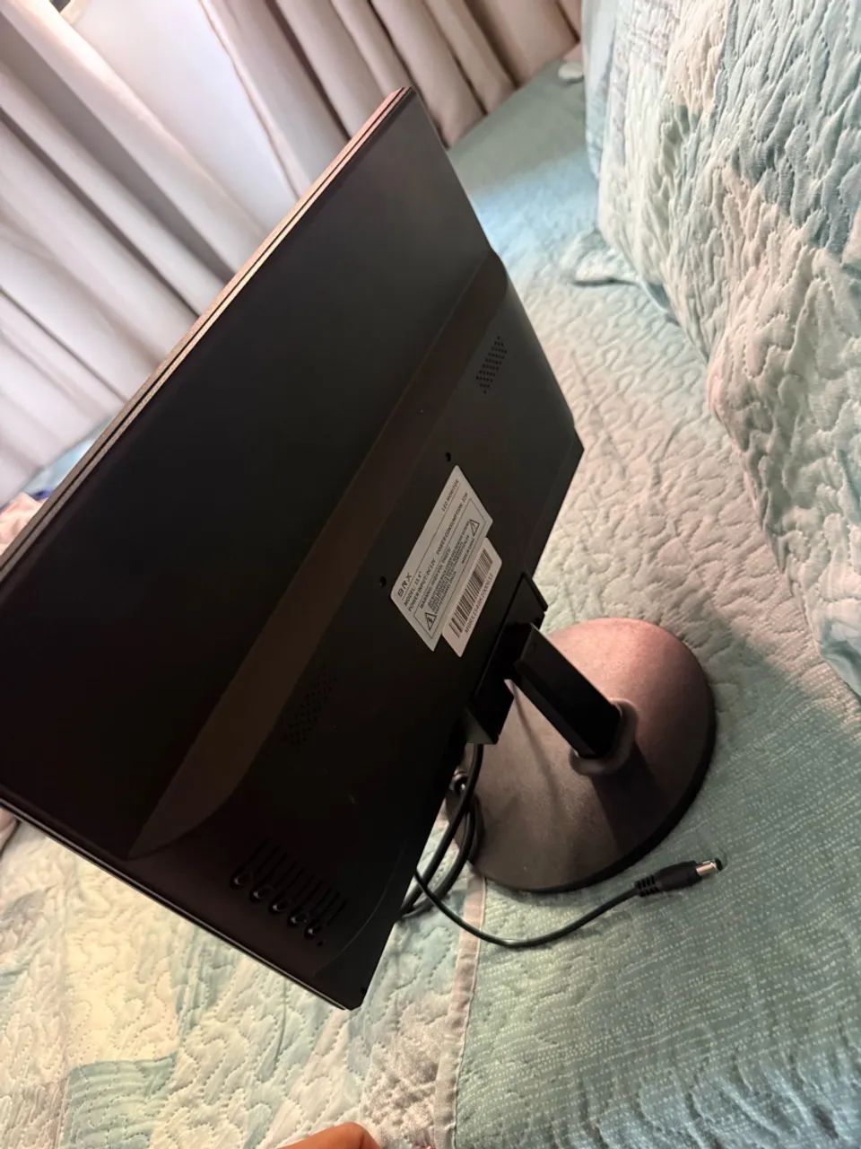 Monitor BRX 15 Polegadas Led Slim 60hz HD HDMI VGA preto