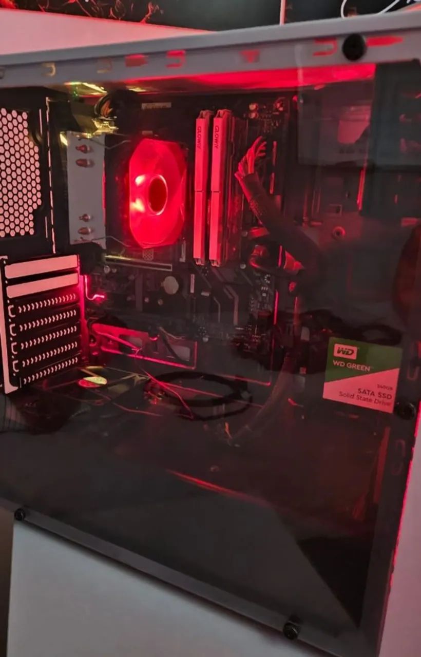 PC Desktop com Intel I5 8400 2.8Ghz, 48GB de RAM e placa mãe Z390M