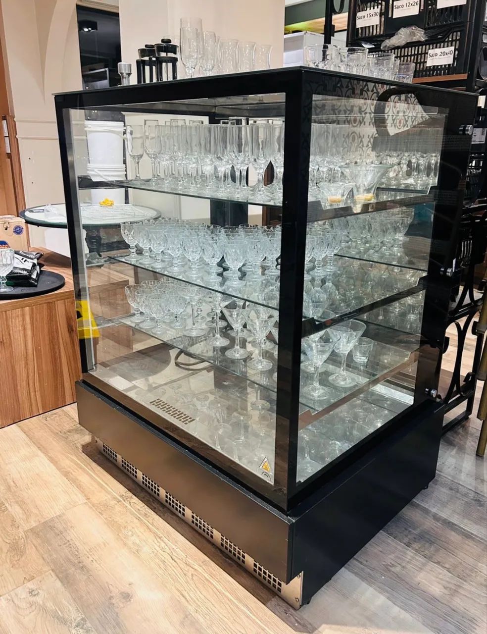 Vitrine Estufa Gelopar MGEE100 Vidro Reto 220 V 