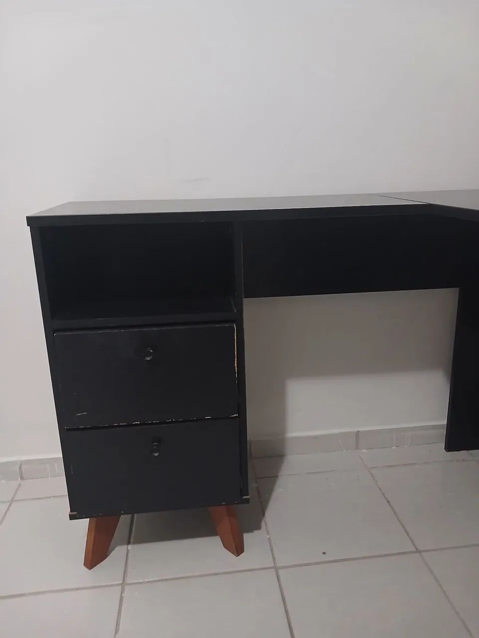 Escrivaninha em L, na cor preta  - Foto 4