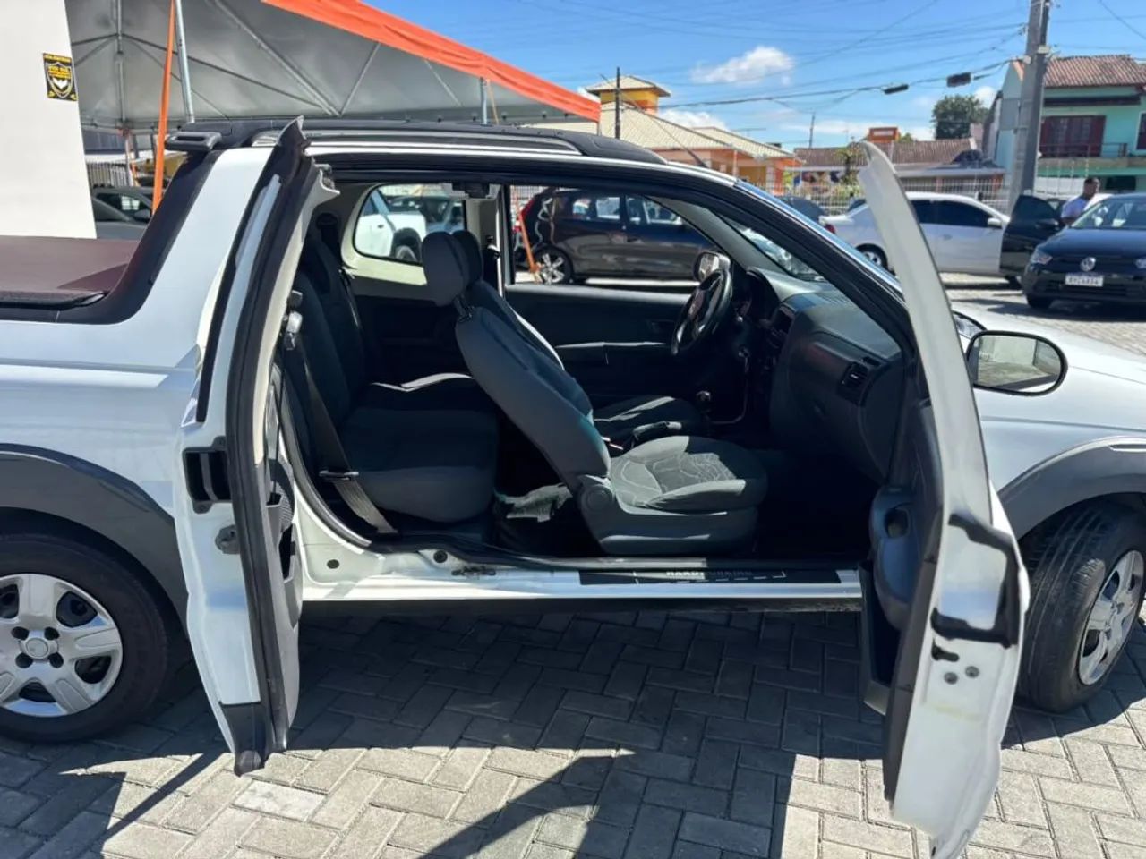 Fiat Strada Working Hard 1.4 Fire Flex 8V CD 2017 - Foto 4