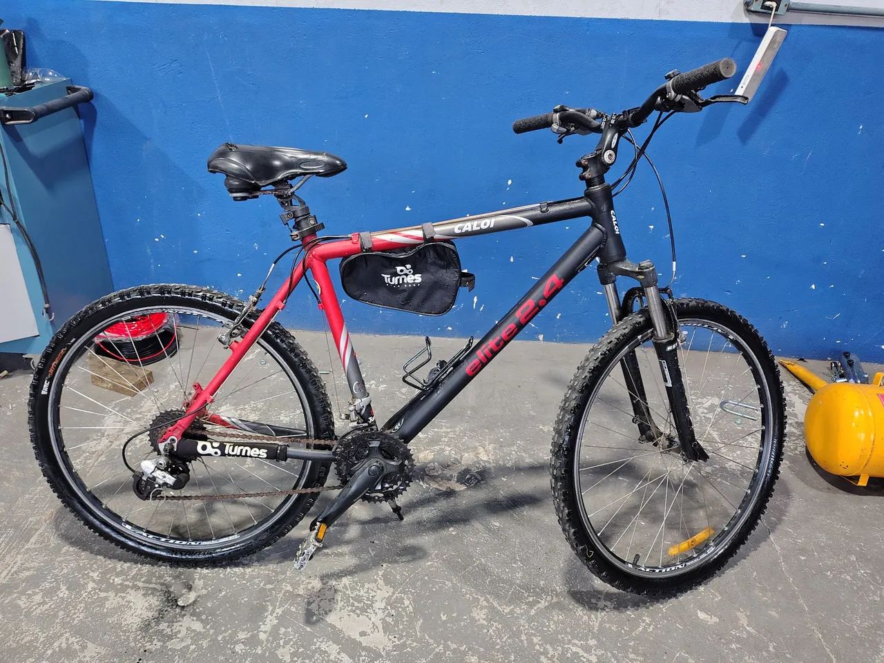 2 bicicletas originais uma Caloi e uma Specialized  - Foto 4