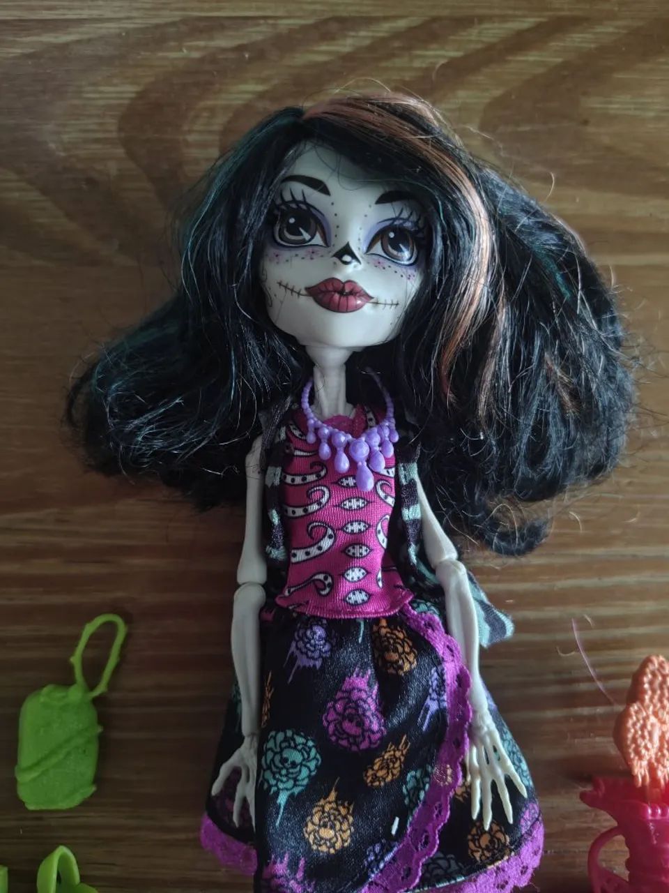 Boneca Skelética 2 modelos Monsters - Foto 4