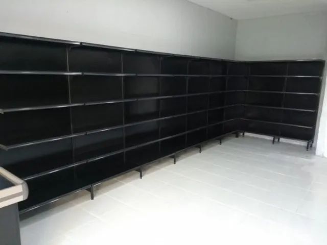 GÔNDOLAS COR PRETO - MENOS DA METADE DO PREÇO - OPORTUNIDADE
