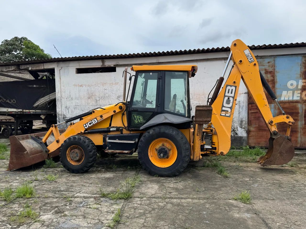 Retro escavadeira, 2013  - Foto 4