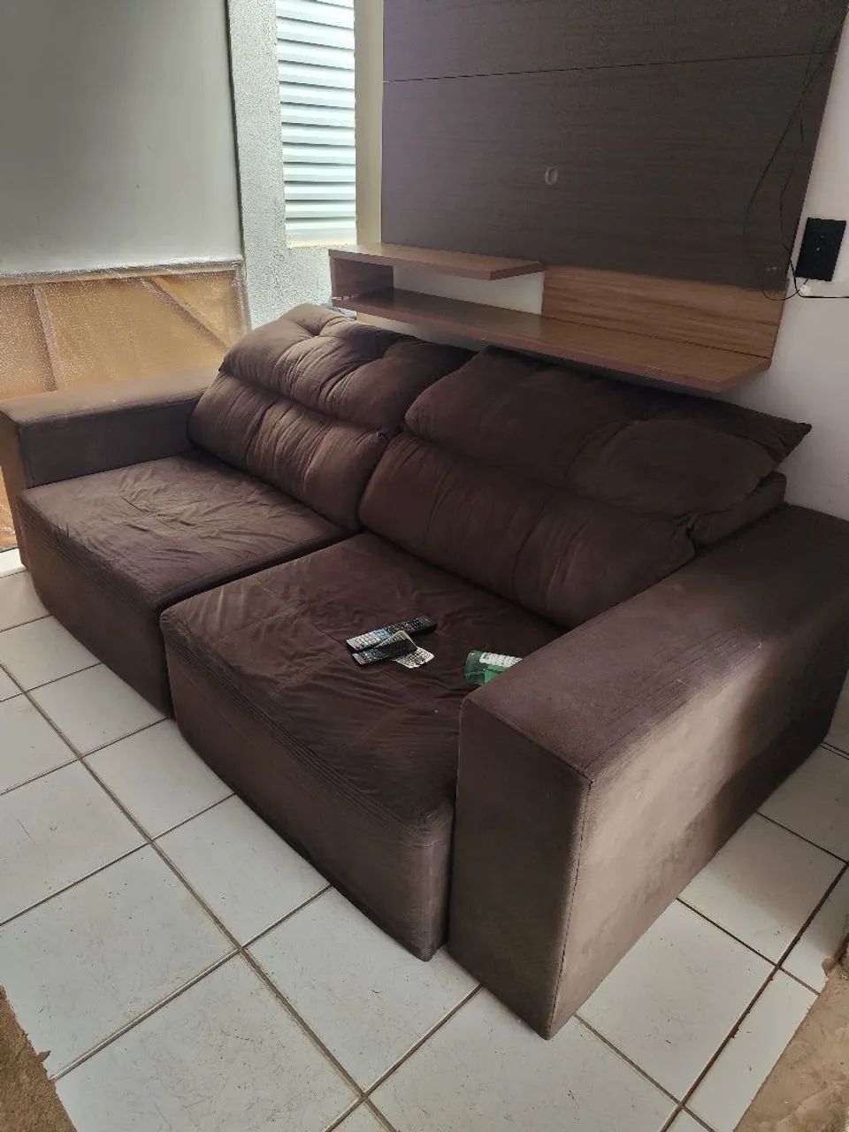 Sofá retrátil e reclino
