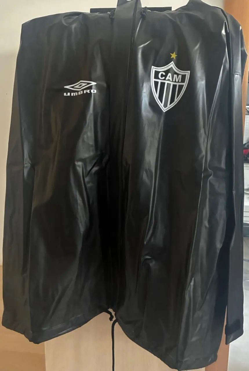 capa de chuva umbro atlético mineiro g - Foto 5