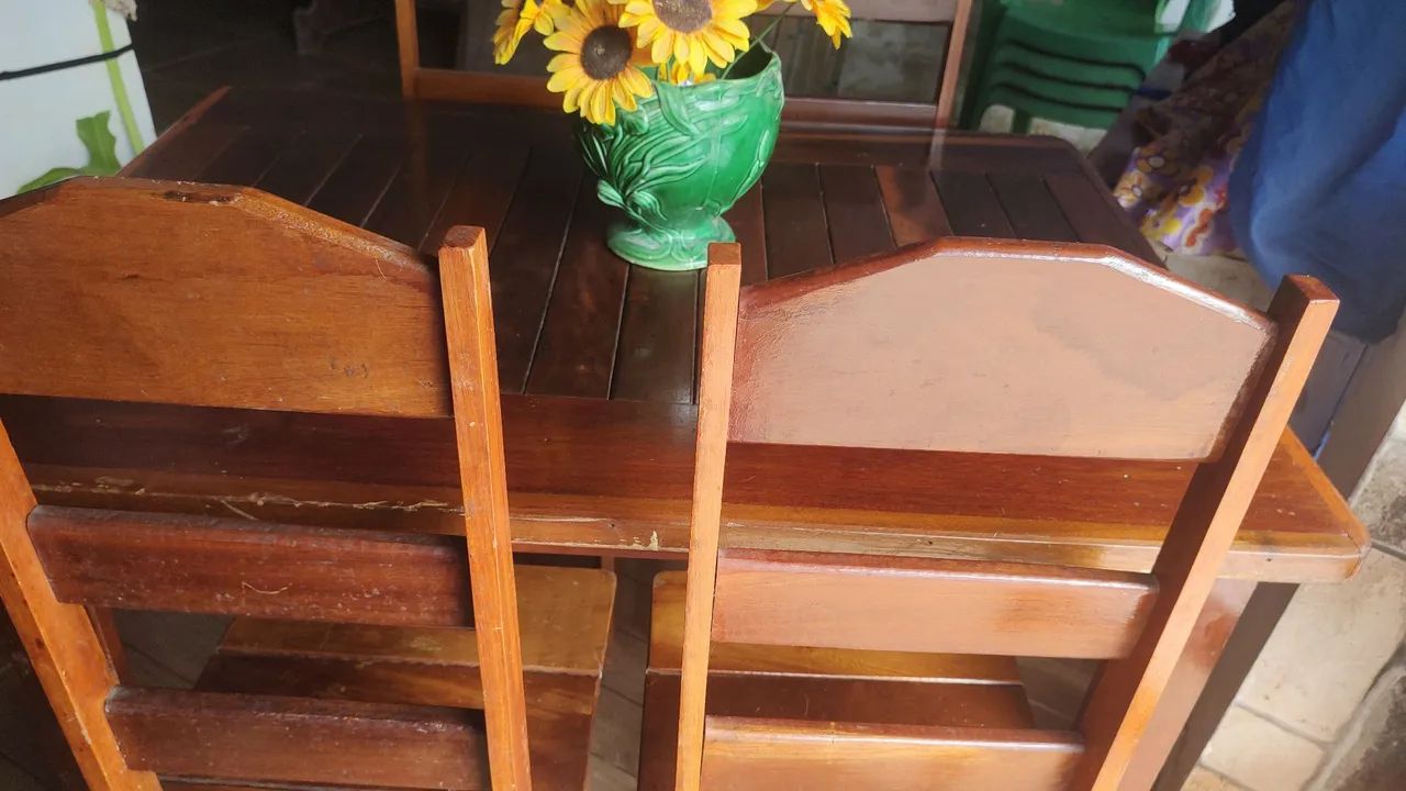 Jogo de mesa com 4 cadeiras de angelin toda em parafuso, ,valor 500 reais - Foto 4