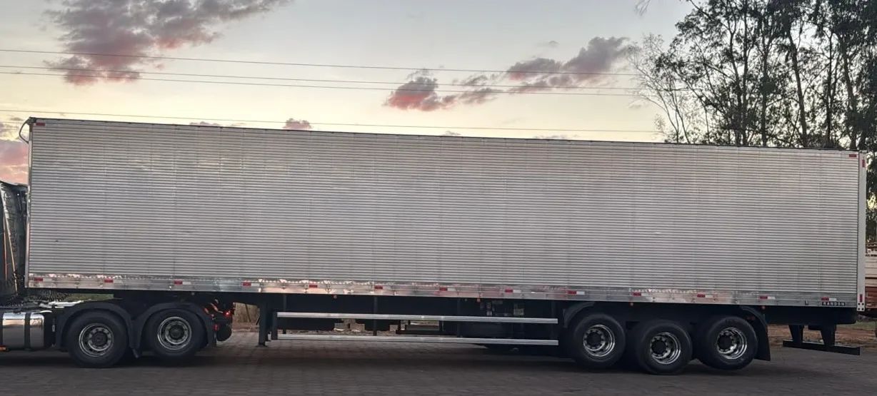Carreta baú 30 paletes ano 2025 sem rodas e pneus - Foto 4