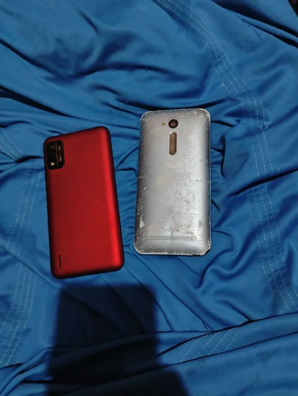 2 celular vermelho e azul  - Foto 4