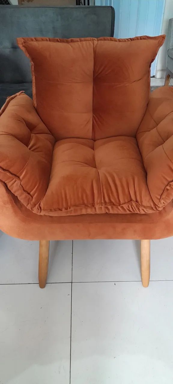 POLTRONA  NOVA A PRONTA ENTREGA 190.00 