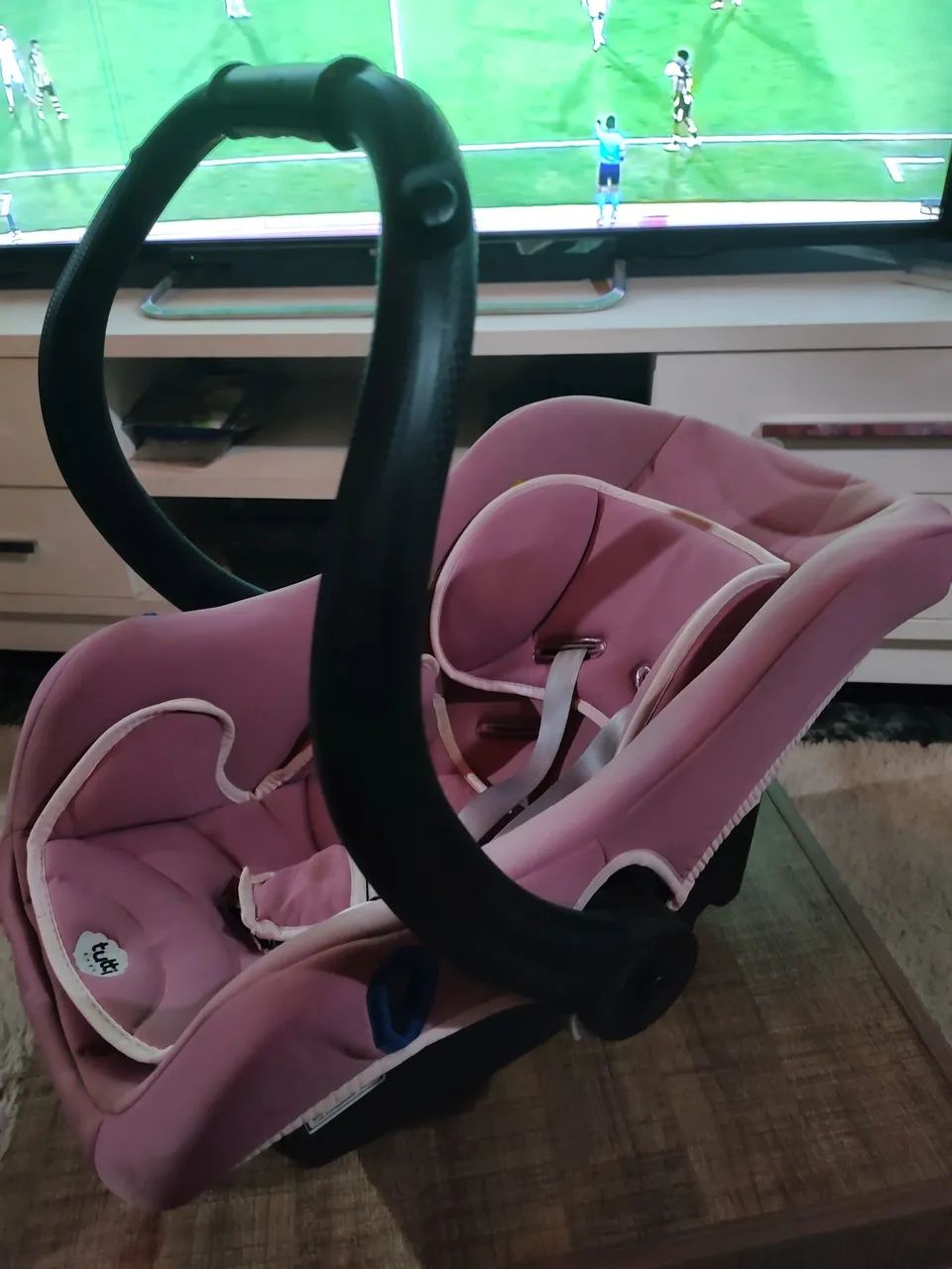 Bebê conforto seminovo.