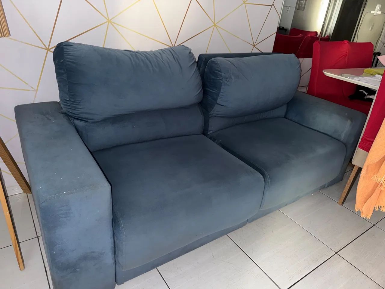 ? SOFÁ USADO À VENDA!