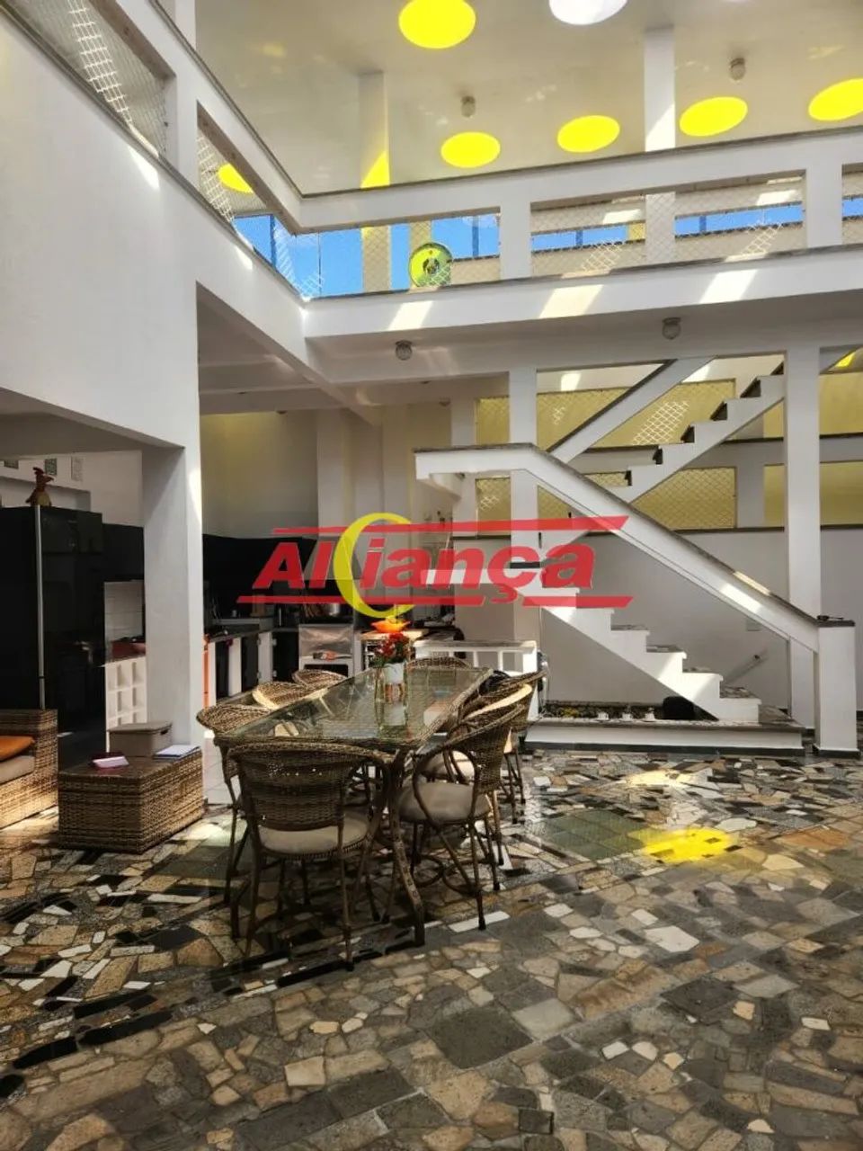 LINDA CASA COM PISCINA - VILA GALVÃO