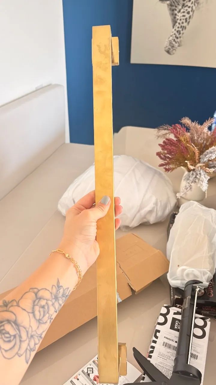 Toalheiro dourado 