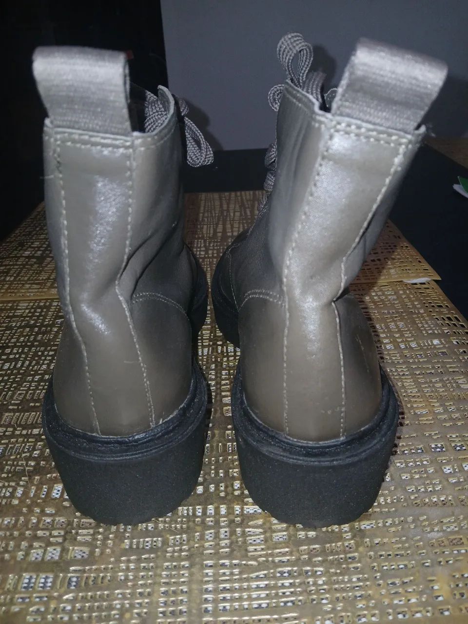 Bota Arezzo em couro legítimo nova - Foto 2