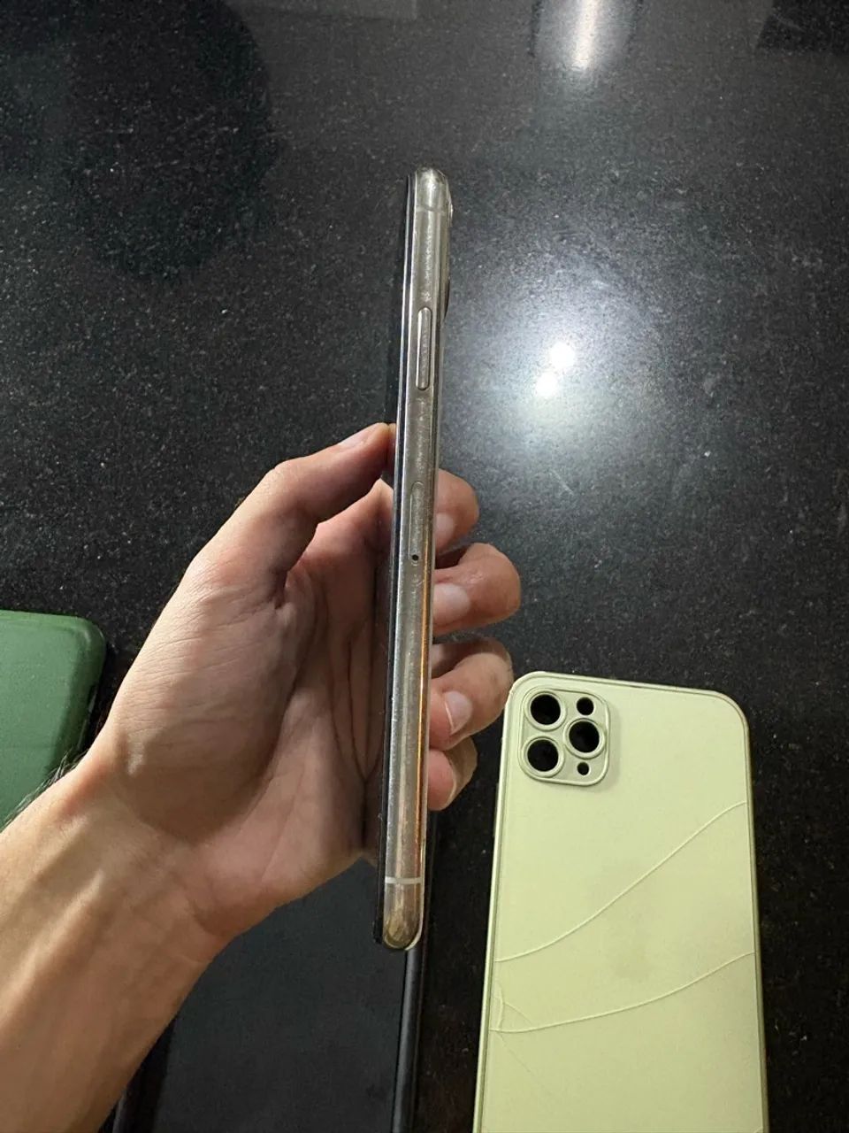 IPHONE 11 PRO MAX DOURADO  - Foto 5