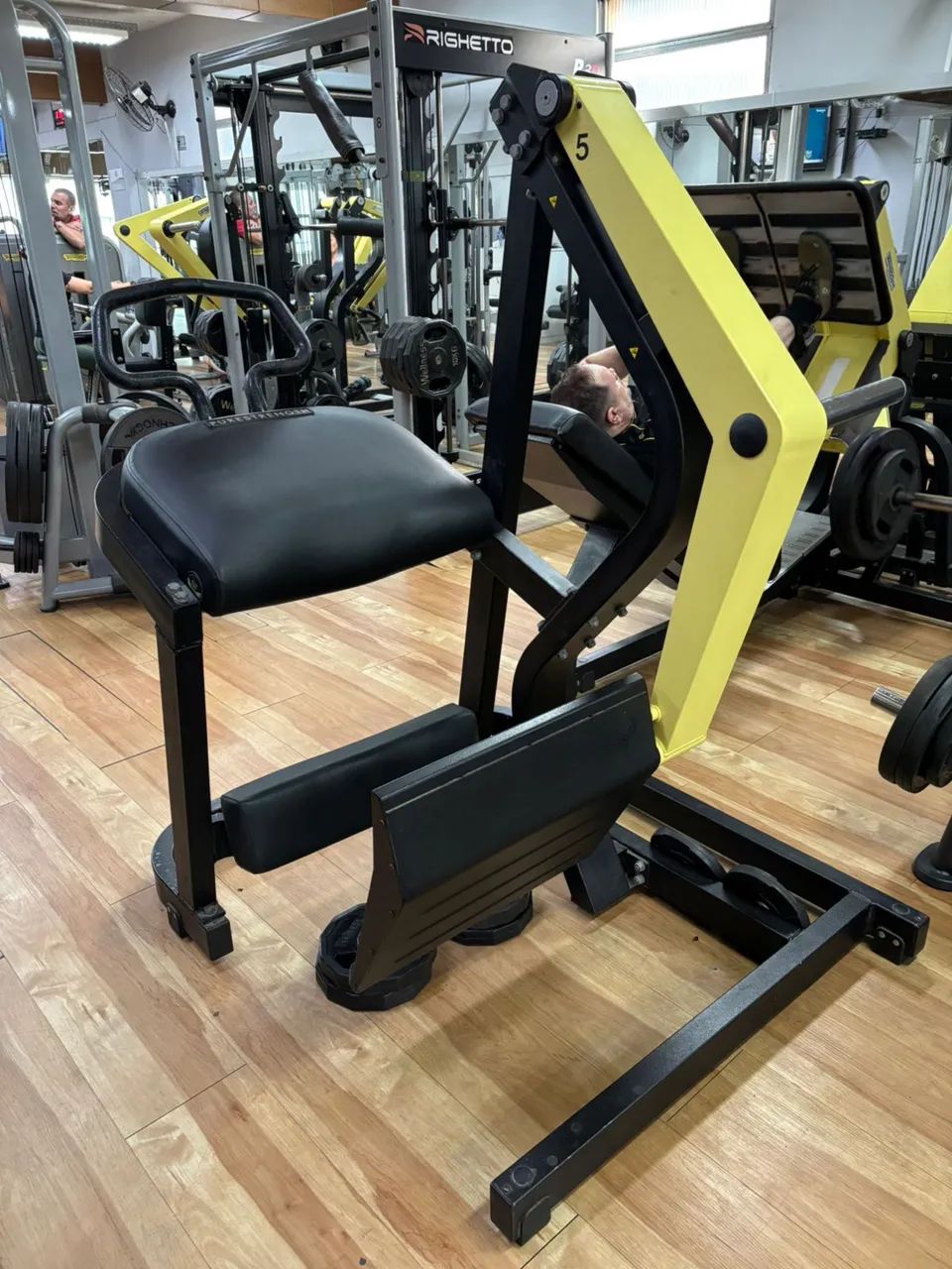 Glúteo Máquina TechnoGym - Foto 5