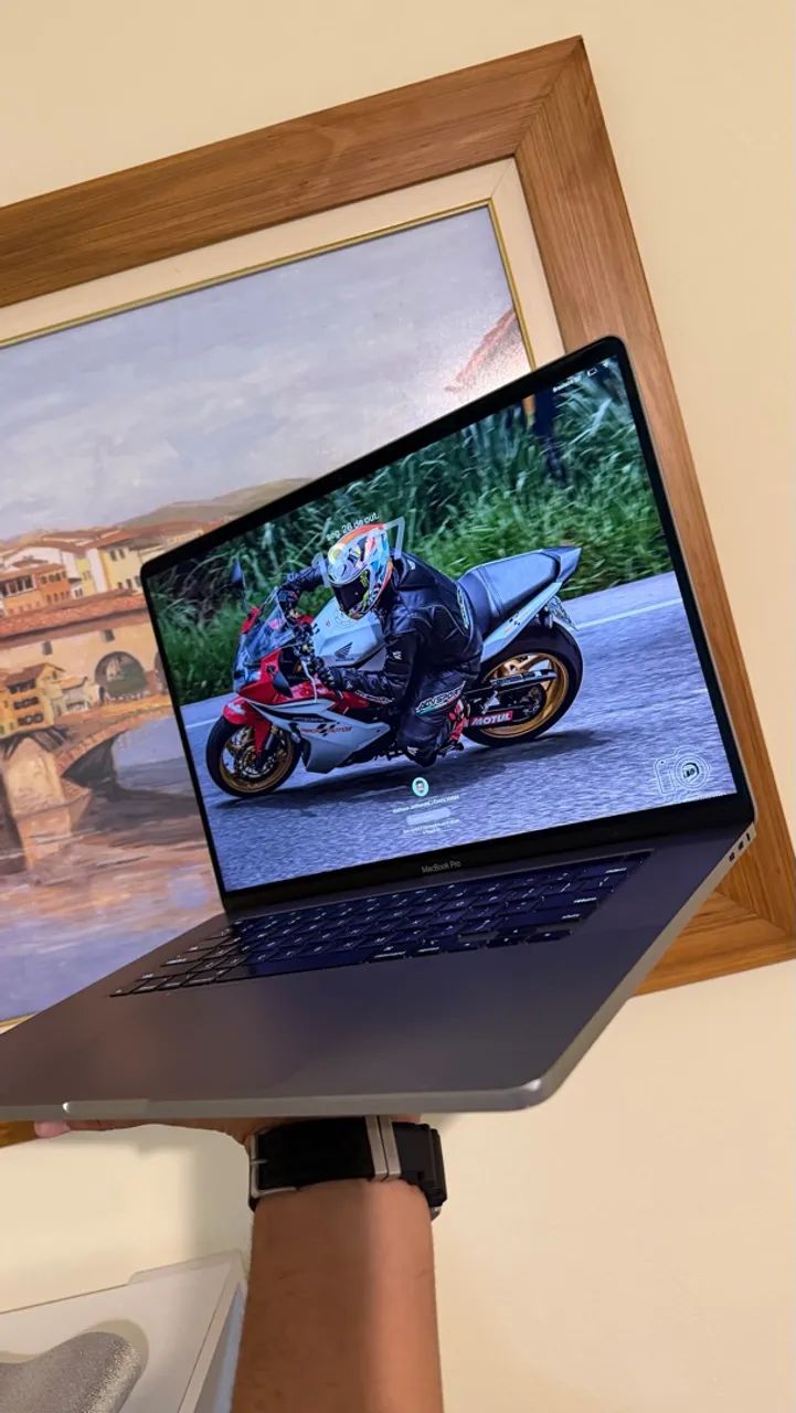 MacBook Pro 2019 i7 16 de Ram  - Foto 2