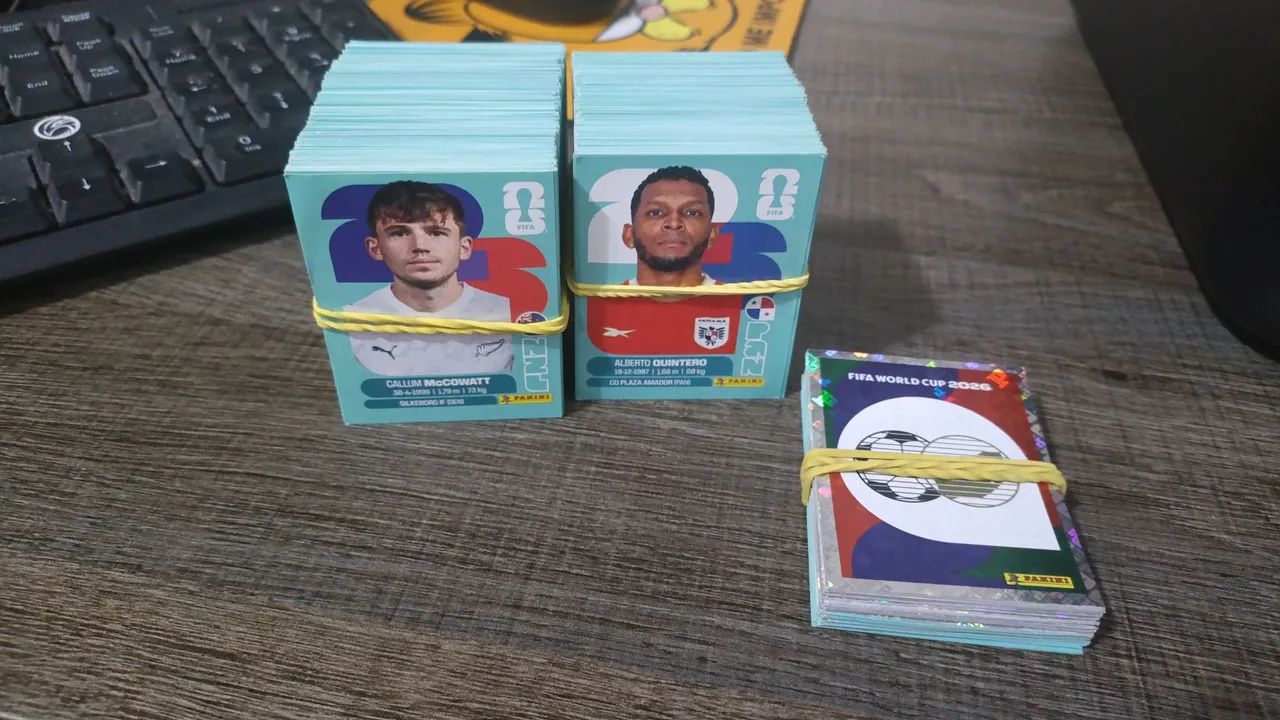 Vendo Lote com 570 figurinhas da Copa - Foto 2