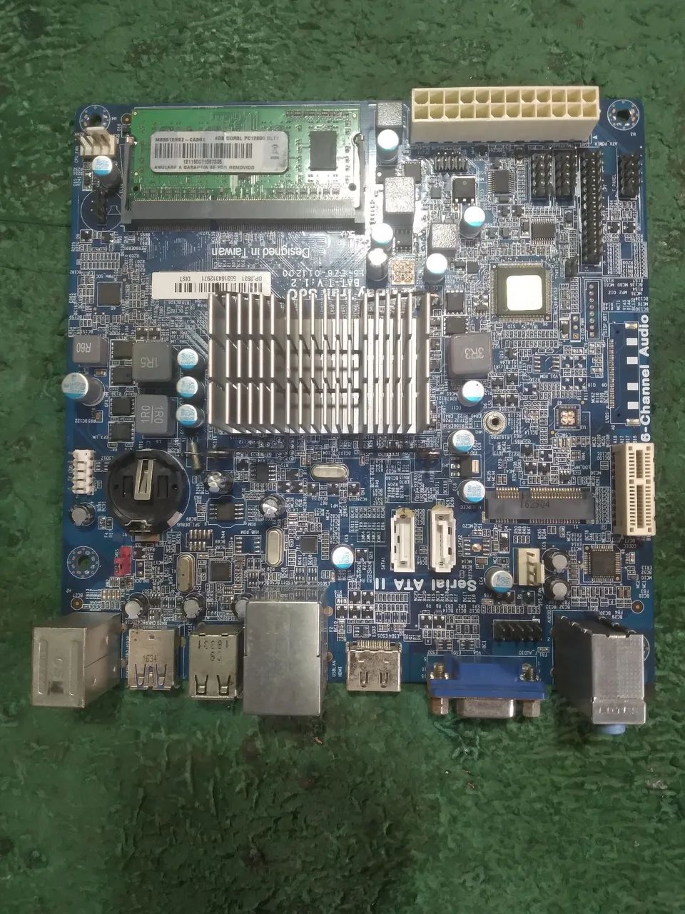 Placa mãe com processador acoplado 