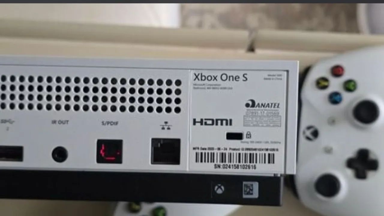 xbox one s 1tb com 2 controles - Foto 5