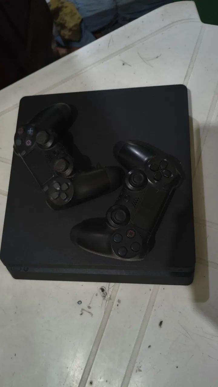 PS4 SLIM 