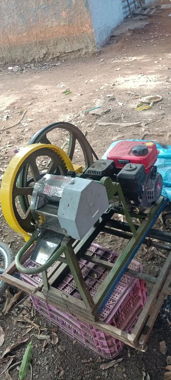 Vendo motor de moer caldo de cana, ótimo para trabalhar e fazer dinheiro  - Foto 3