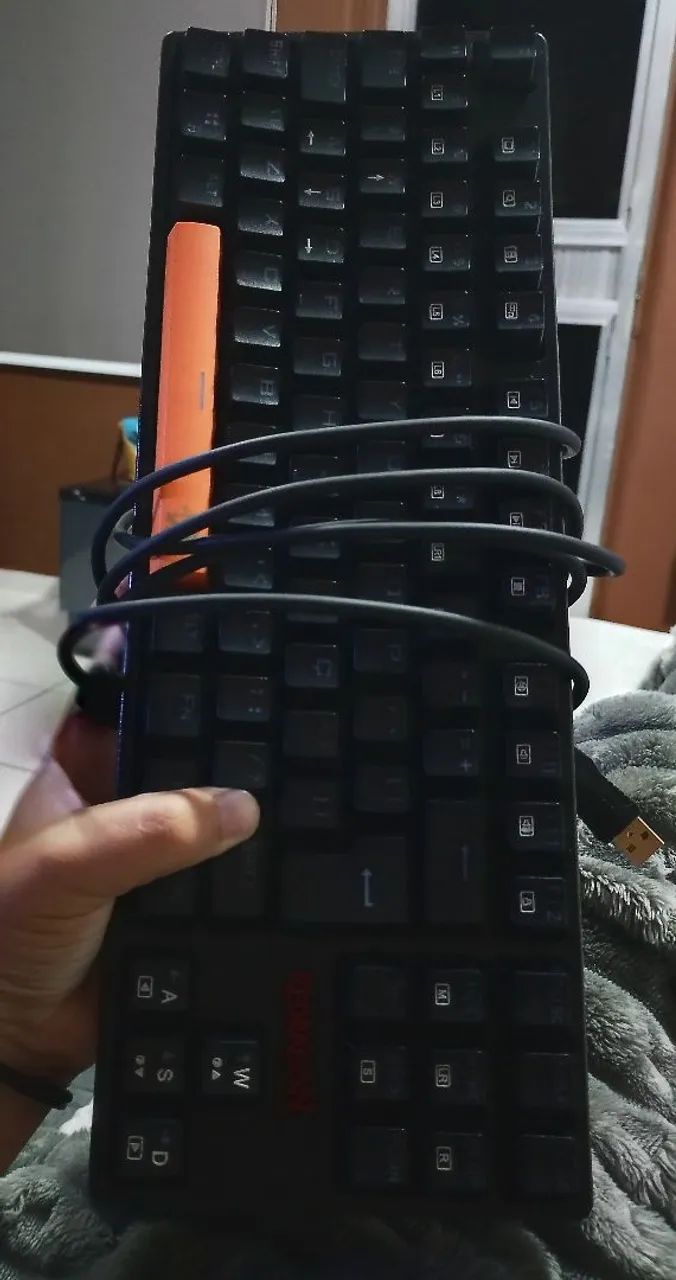 2 teclados da Redragon 