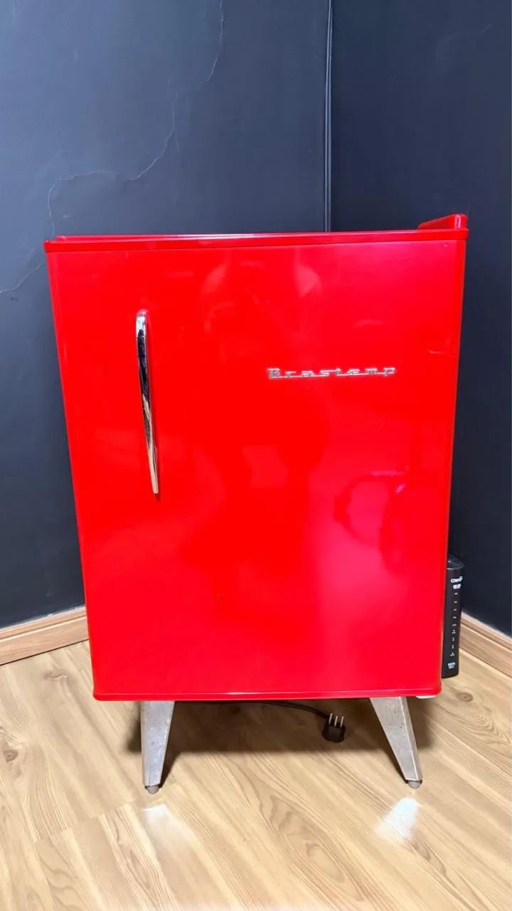 Frigobar Brastemp retrô 