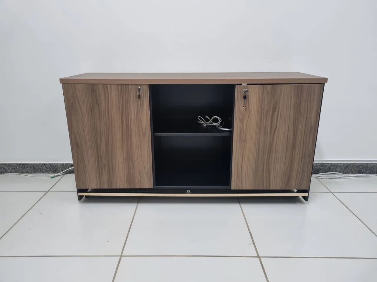 Mesa e armário de escritório  - Foto 2