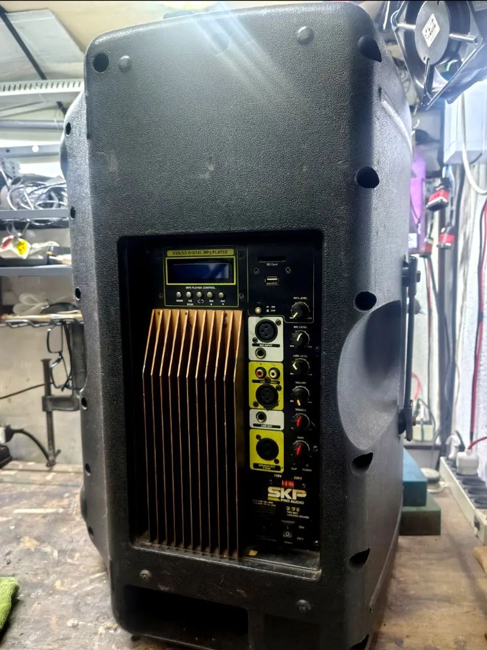 Caixa ativa 15 polegadas SKP Pro Audio  - Foto 2