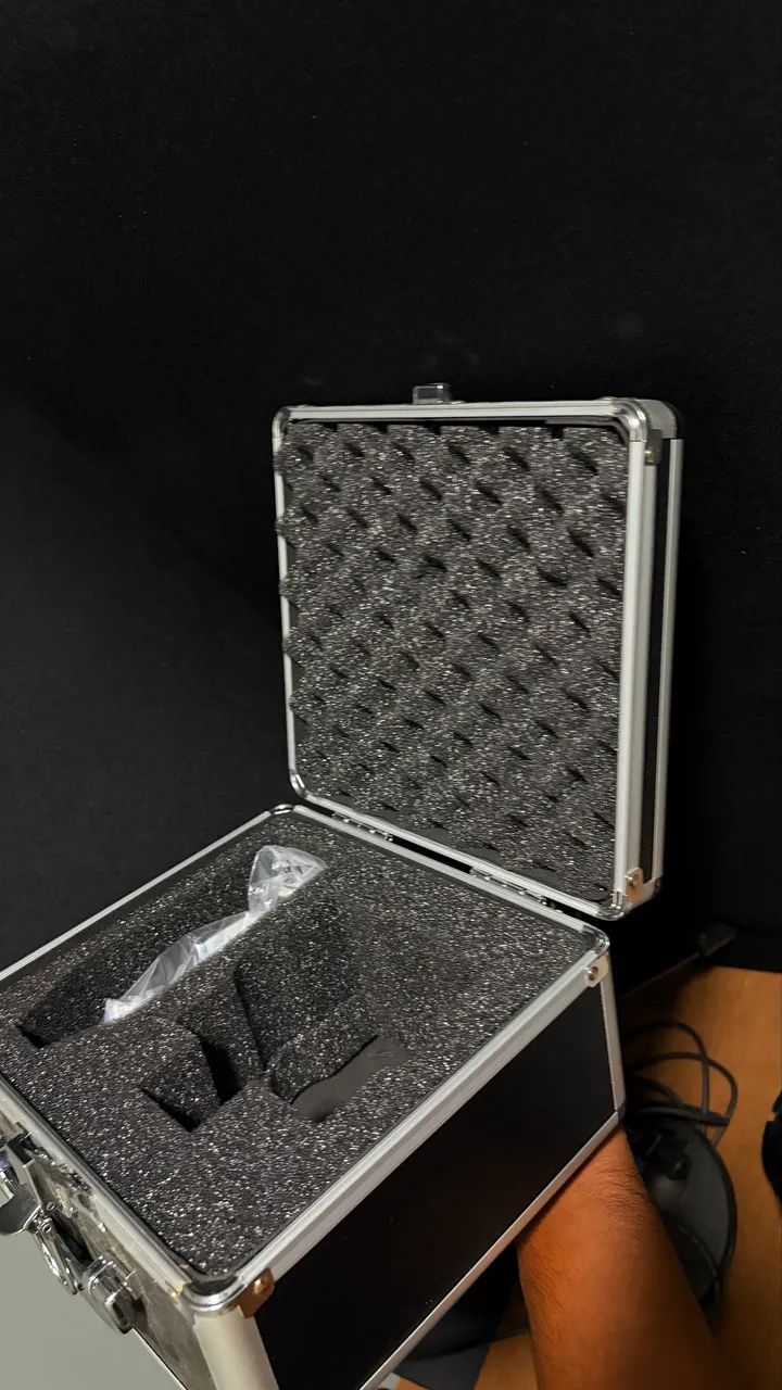 Microfone Condensador AKG P420 + Maleta + Phantom Power 48V + Pedestal (Kit Completo) - Foto 5