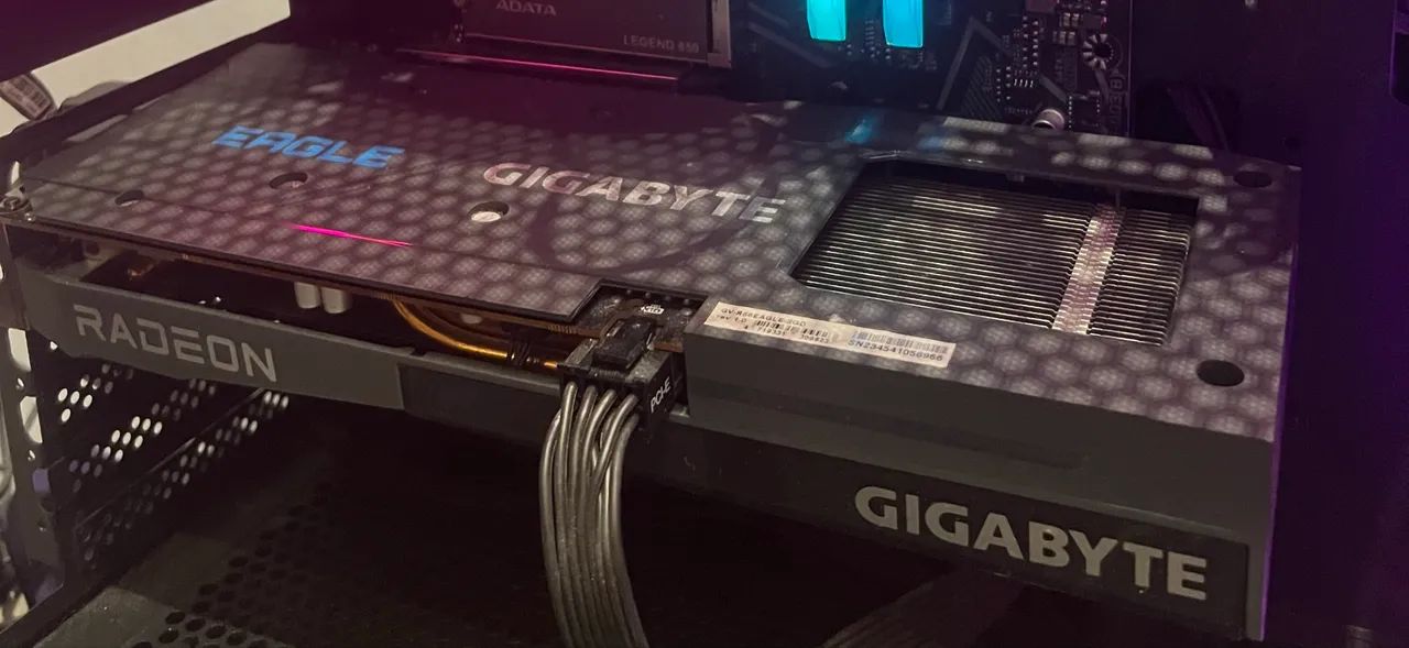Placa de Vídeo Gigabyte RX 6600 Eagle 8GB GDDR6 (Impecável)  - Foto 2