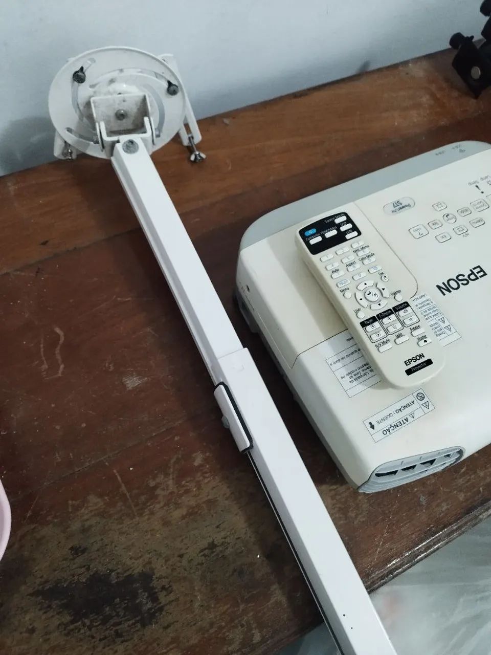 DATA SHOW EPSON COM SUPORTE E CONTROLE - Foto 3