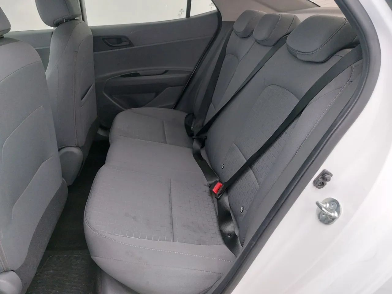 Hyundai HB20S Comfort Plus 1.0 TB Flex 12V Mec., foto 17 de 18